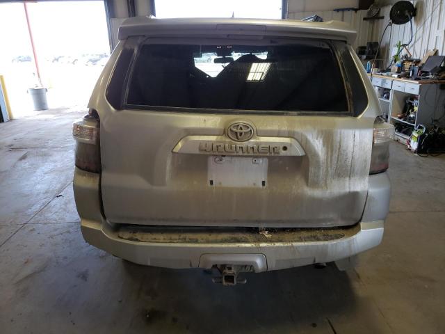 JTEBU5JR1J5499110 - 2018 TOYOTA 4RUNNER SR5/SR5 PREMIUM 银色 照片 6