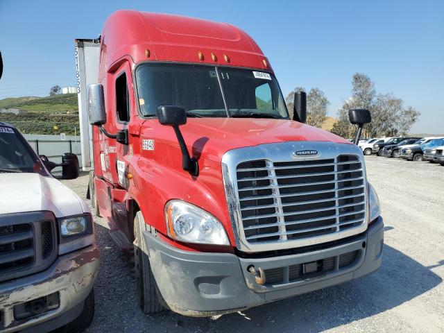 3AKJGLDR5JSHM6101 - 2018 FREIGHTLINER CASCADIA 1 RED photo 1