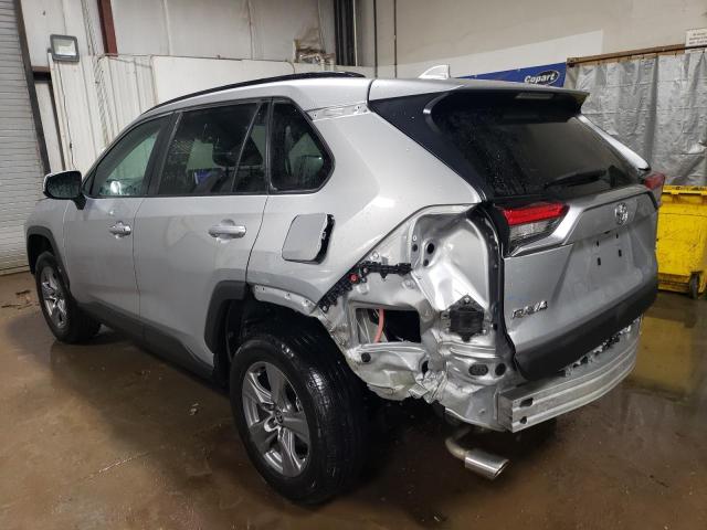 2T3W1RFV8PW266161 - 2023 TOYOTA RAV4 XLE SILVER photo 2