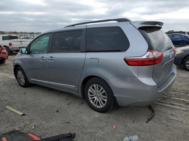 5TDYZ3DC4HS794122 - 2017 TOYOTA SIENNA XLE SILVER photo 2