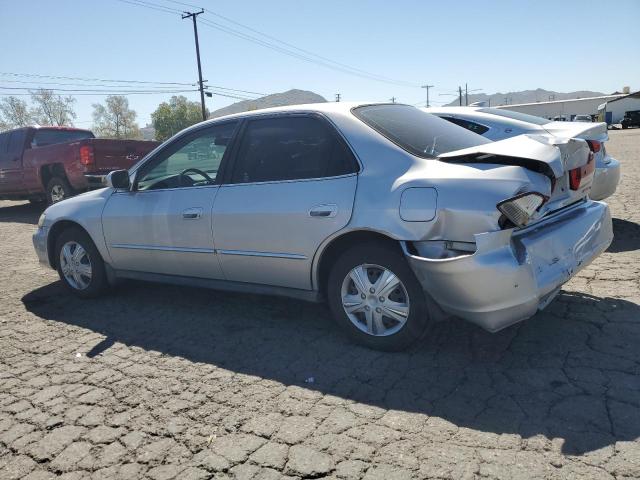 1HGCG66552A076567 - 2002 HONDA ACCORD LX SILVER photo 2