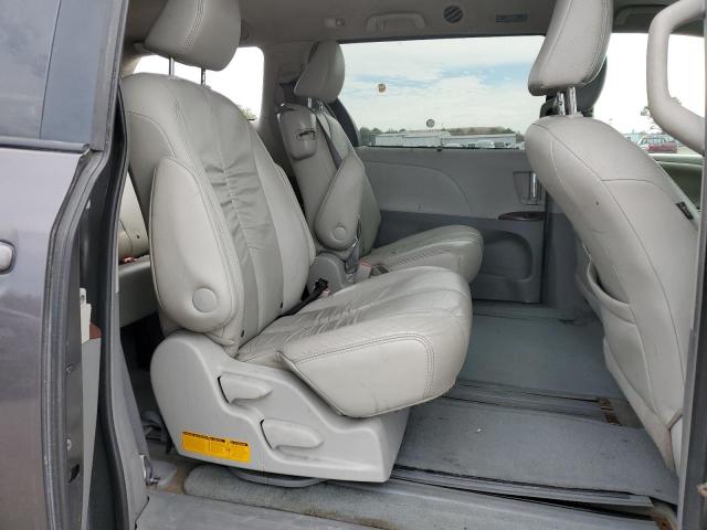 5TDYK3DC1BS148113 - 2011 TOYOTA SIENNA XLE GRAY photo 11