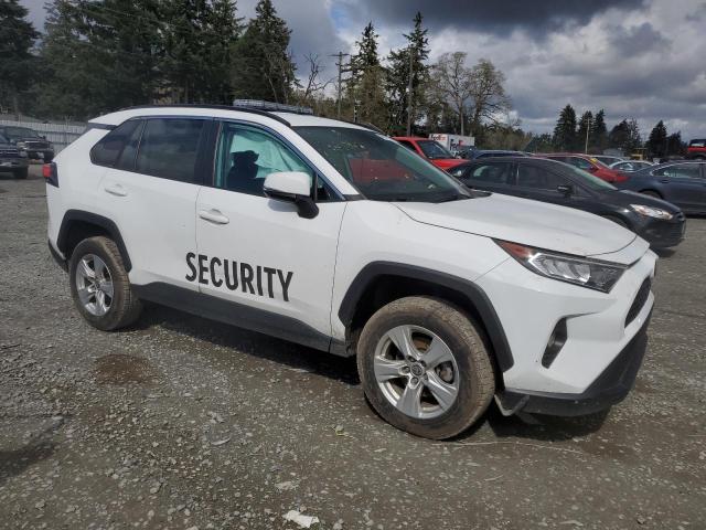 2T3P1RFVXMW172864 - 2021 TOYOTA RAV4 XLE WHITE photo 4