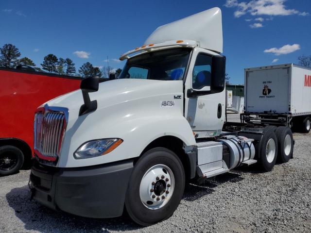 3HCDZTZR7KL604129 - 2019 INTERNATIONAL LT625 WHITE photo 2