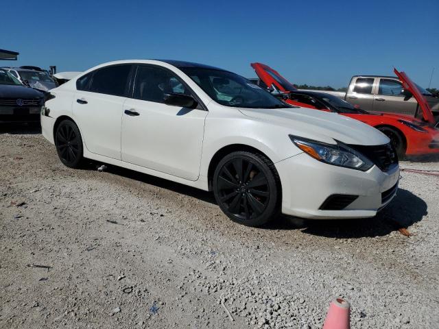 1N4AL3AP7GC252335 - 2016 NISSAN ALTIMA 2.5 WHITE photo 4