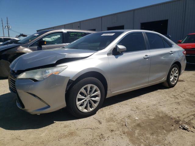 4T1BF1FK0FU102160 - 2015 TOYOTA CAMRY LE SILVER photo 1