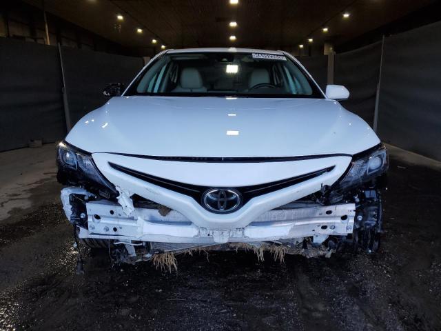 4T1G11AK8PU780586 - 2023 TOYOTA CAMRY SE NIGHT SHADE WHITE photo 5