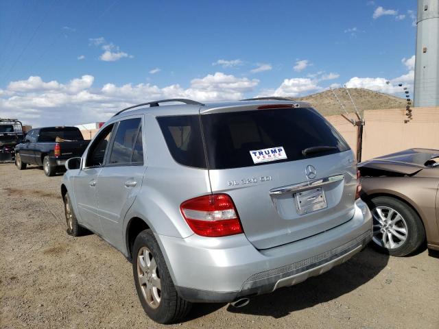 4JGBB22E27A208047 - 2007 MERCEDES-BENZ ML 320 CDI SILVER photo 2