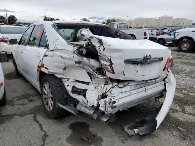 JTNBK3EK2A3047301 - 2010 TOYOTA CAMRY SE WHITE photo 2