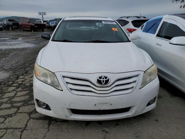 JTNBK3EK2A3047301 - 2010 TOYOTA CAMRY SE WHITE photo 5