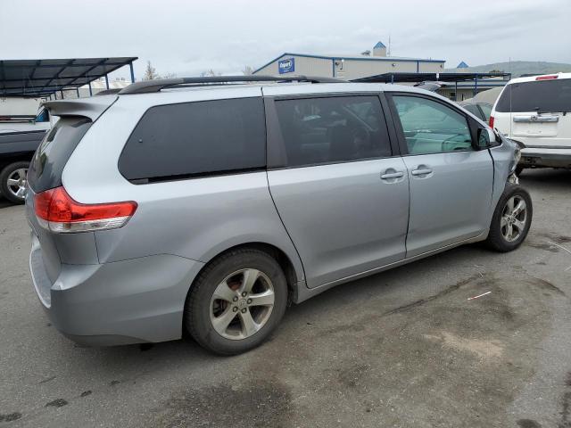 5TDKK3DC8DS346552 - 2013 TOYOTA SIENNA LE SILVER photo 3