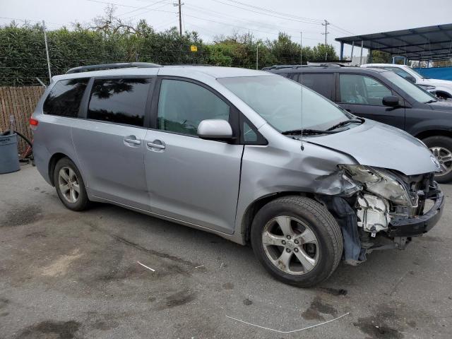 5TDKK3DC8DS346552 - 2013 TOYOTA SIENNA LE SILVER photo 4