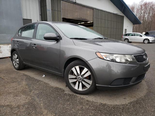 KNAFU5A24D5727496 - 2013 KIA FORTE EX GRAY photo 4