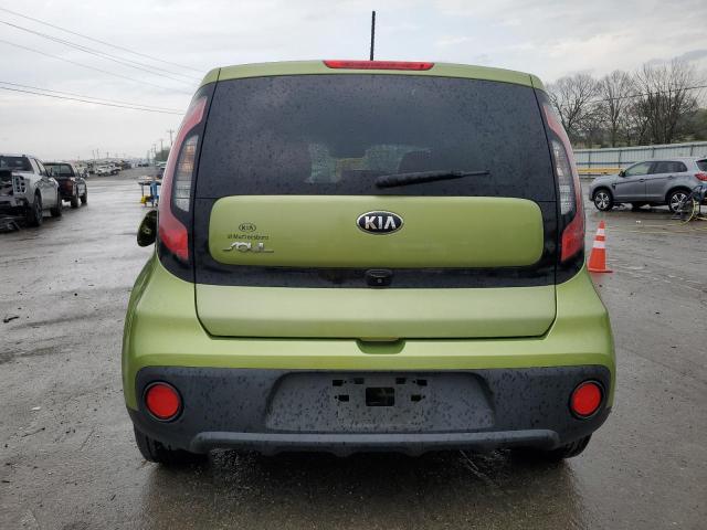 KNDJN2A23H7883922 - 2017 KIA SOUL GREEN photo 6