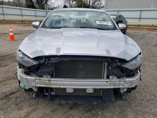 3FA6P0H74HR202171 - 2017 FORD FUSION SE SILVER photo 5