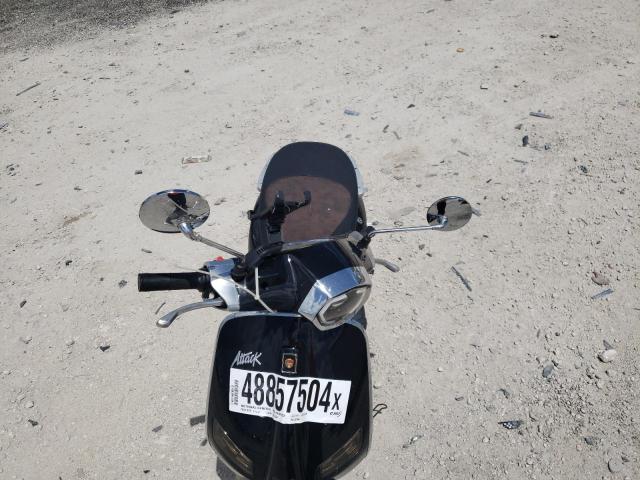 LL0TCAP52NG000646 - 2022 MOTO SCOOTER BLACK photo 5
