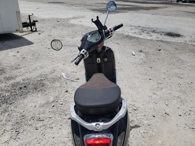 LL0TCAP52NG000646 - 2022 MOTO SCOOTER BLACK photo 6