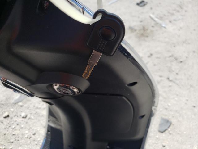 LL0TCAP52NG000646 - 2022 MOTO SCOOTER BLACK photo 8