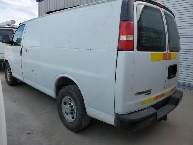 1GCWGFCA9D1141873 - 2013 CHEVROLET EXPRESS G2 WHITE photo 2