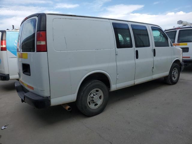 1GCWGFCA9D1141873 - 2013 CHEVROLET EXPRESS G2 WHITE photo 3