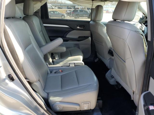 5TDJKRFH4GS502937 - 2016 TOYOTA HIGHLANDER XLE SILVER photo 11
