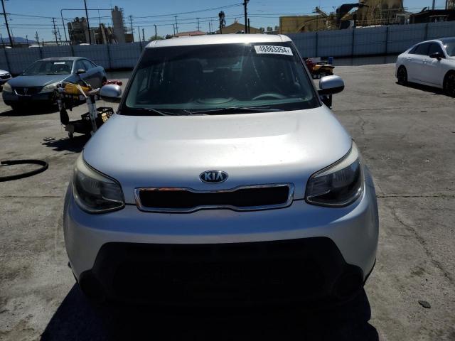 KNDJN2A21F7766613 - 2015 KIA SOUL SILVER photo 5