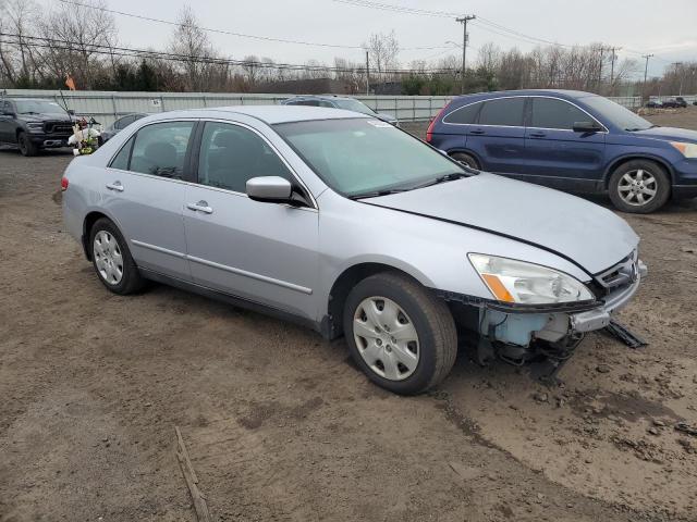 1HGCM66344A070138 - 2004 HONDA ACCORD LX SILVER photo 4