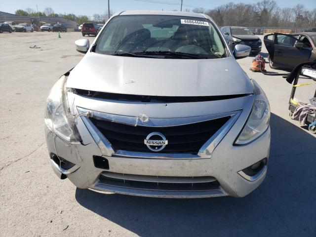 3N1CN7AP3GL826893 - 2016 NISSAN VERSA S SILVER photo 5