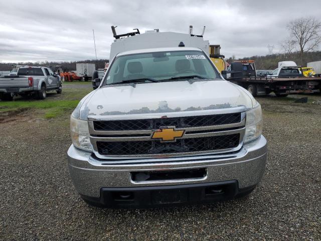 1GB3CZCG0CF184735 - 2012 CHEVROLET SILVERADO C3500 WHITE photo 5