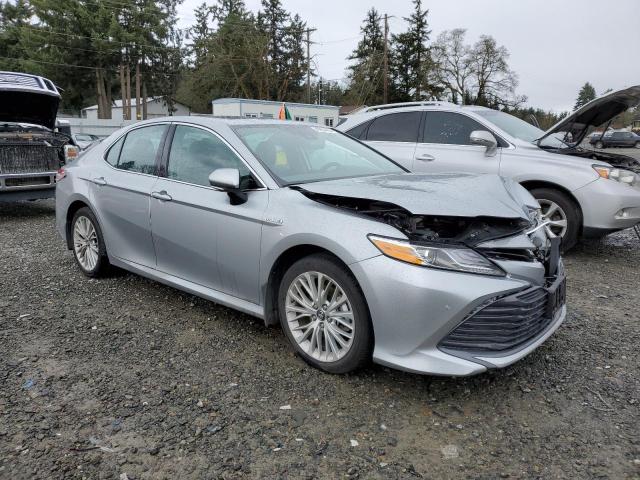 4T1B21HK6KU517826 - 2019 TOYOTA CAMRY HYBRID SILVER photo 4