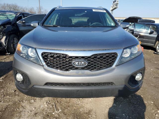 5XYKT3A63CG304698 - 2012 KIA SORENTO BASE SILVER photo 5