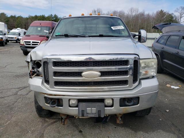 1FTSW21505EB29749 - 2005 FORD F250 SUPER DUTY SILVER photo 5