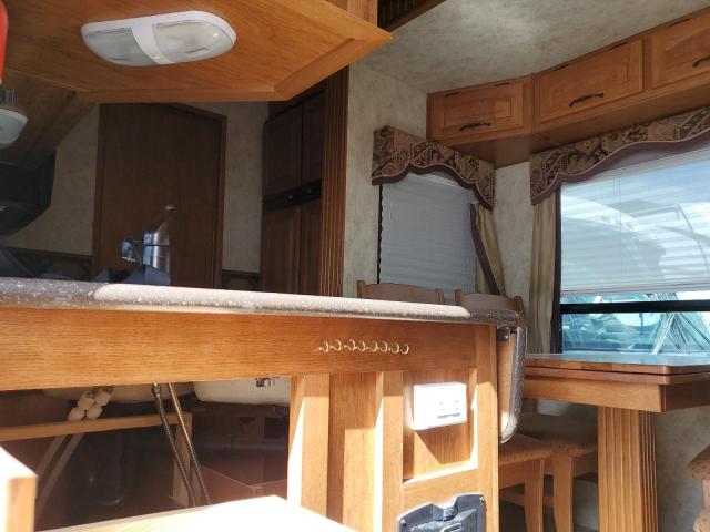 4YDF37527A4702506 - 2010 KEYSTONE MONTANA WHITE photo 5