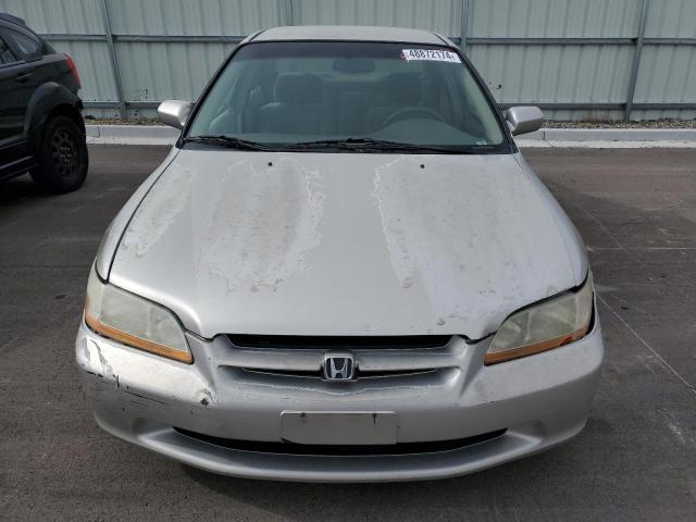 1HGCG5549WA114925 - 1998 HONDA ACCORD LX SILVER photo 5