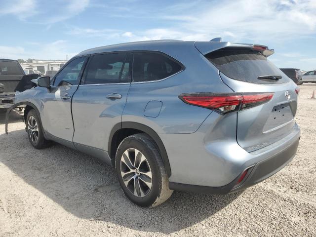 5TDGZRAH5NS127005 - 2022 TOYOTA HIGHLANDER XLE ნაცრისფერი ფოტო 2