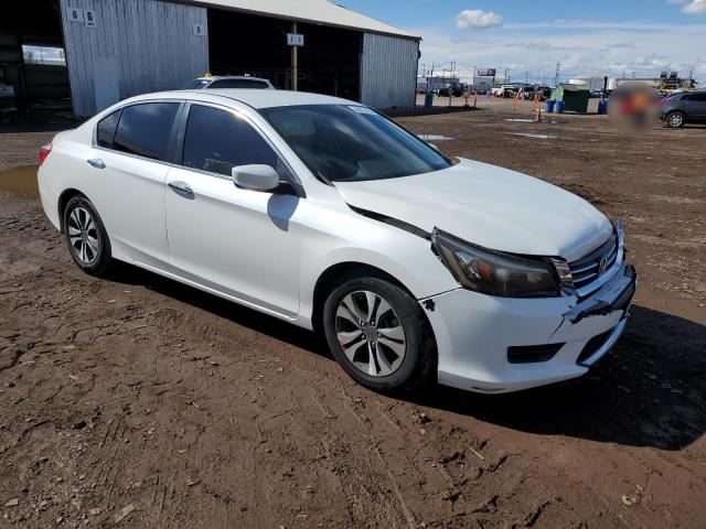 1HGCR2F38DA132375 - 2013 HONDA ACCORD LX WHITE photo 4