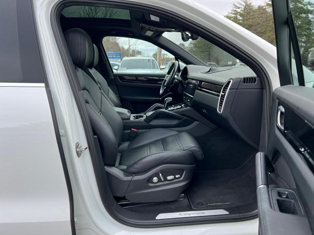 WP1AA2AY0KDA14301 - 2019 PORSCHE CAYENNE WHITE photo 5