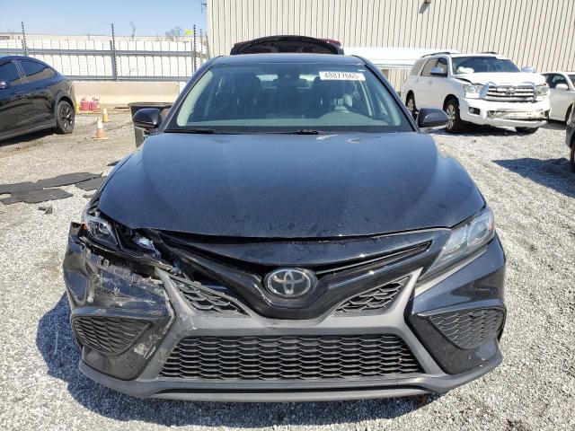 4T1G11AK0PU731933 - 2023 TOYOTA CAMRY SE NIGHT SHADE BLACK photo 5