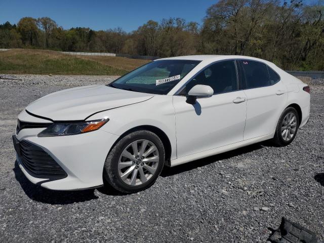 4T1B11HK1JU065835 - 2018 TOYOTA CAMRY L WHITE photo 1