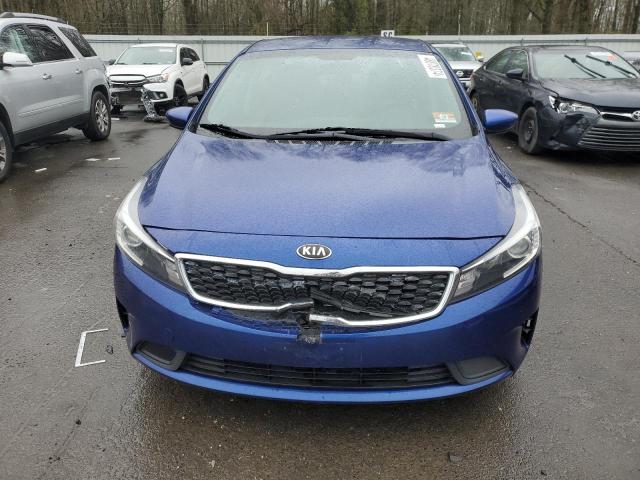 3KPFL4A73HE015342 - 2017 KIA FORTE LX BLUE photo 5