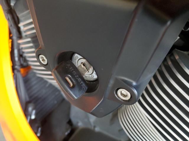 5VPXMAAA4H3056941 - 2017 VICTORY MOTORCYCLES MAGNUM ORANGE photo 8