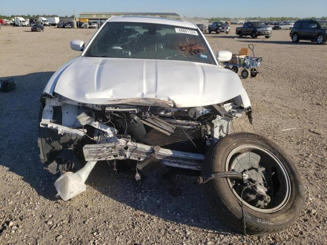 2C3CDXBG4KH643703 - 2019 DODGE CHARGER SXT WHITE photo 5