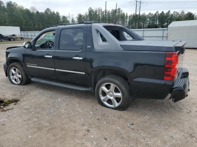 3GNTKGE3XBG273231 - 2011 CHEVROLET AVALANCHE LTZ BLACK photo 2