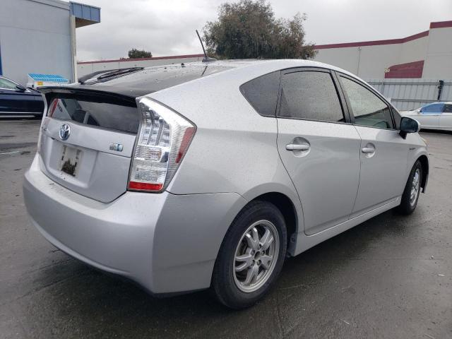 JTDKN3DU8A0235532 - 2010 TOYOTA PRIUS SILVER photo 3