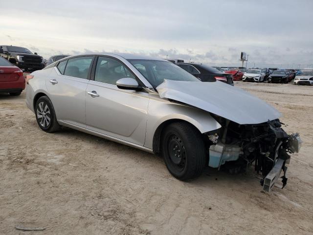 1N4BL4BV2LC234780 - 2020 NISSAN ALTIMA S SILVER photo 4