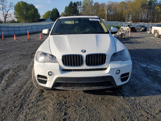 5UXZV4C52D0B14502 - 2013 BMW X5 XDRIVE35I WHITE photo 5