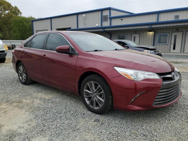 4T1BF1FK0HU797100 - 2017 TOYOTA CAMRY LE RED photo 4