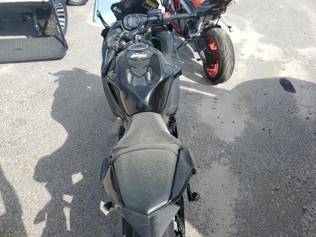 JKAEXEJ12HDA00346 - 2017 KAWASAKI EX650 J შავი ფოტო 6