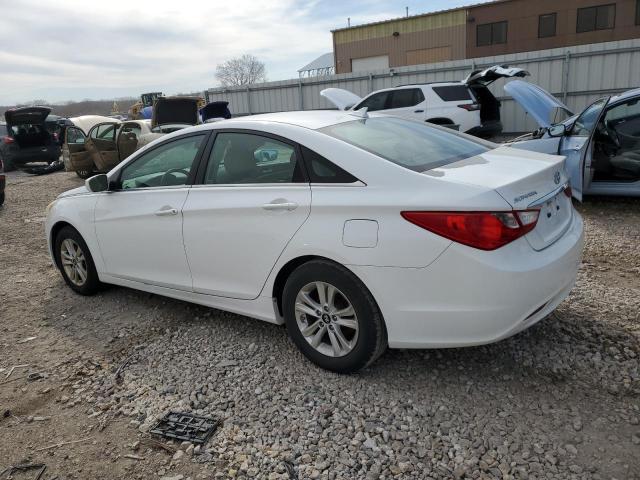 5NPEB4AC1DH721968 - 2013 HYUNDAI SONATA GLS WHITE photo 2