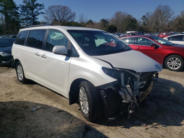 5TDYK3DC5FS626331 - 2015 TOYOTA SIENNA XLE WHITE photo 4